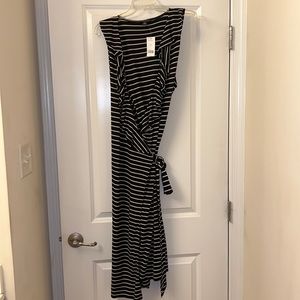 NWT BR sleeveless wrap dress with ruffle collar